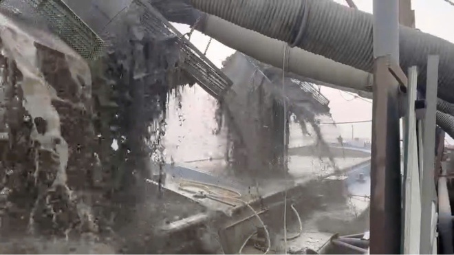 Video bắt quả tang 6 đối tượng đang khai thác cát trái phép quy mô lớn trên sông Hồng


- Ảnh 4.