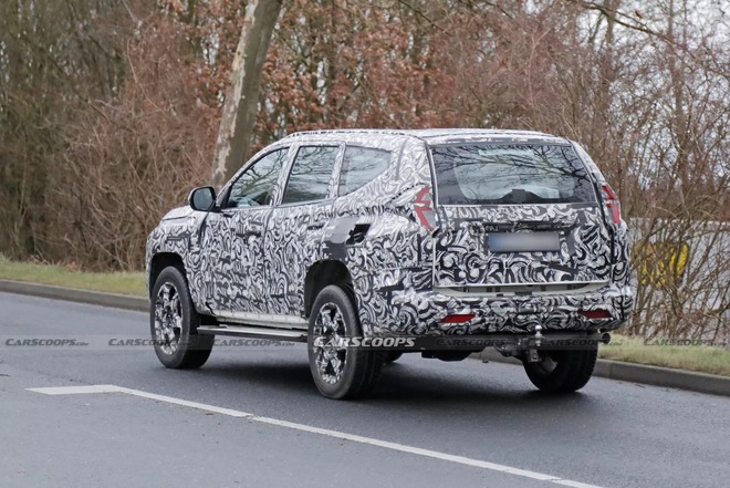 Lộ diện Mitsubishi Pajero Sport phiên bản hết ế - Ảnh 2.