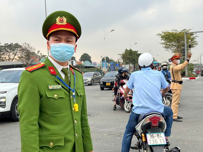 Hà Nội huy động tối đa lực lượng bảo đảm ATGT đêm Giao thừa- Ảnh 2. Hà Nội huy động tối đa lực lượng bảo đảm ATGT đêm Giao thừa- Ảnh 2.