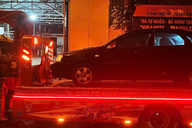 Sự thật bất ngờ về clip con trai 12 tuổi lái xe ôtô chở bố đã uống rượu về nhà- Ảnh 3. Sự thật bất ngờ về clip con trai 12 tuổi lái xe ôtô chở bố đã uống rượu về nhà- Ảnh 3.