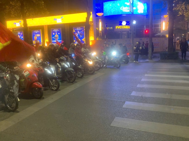 Hà Nội: Dòng người