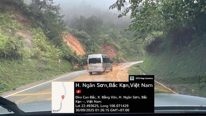 Nỗ lực thông xe QL3 qua Cao Bằng, Bắc Kạn - Ảnh 4.