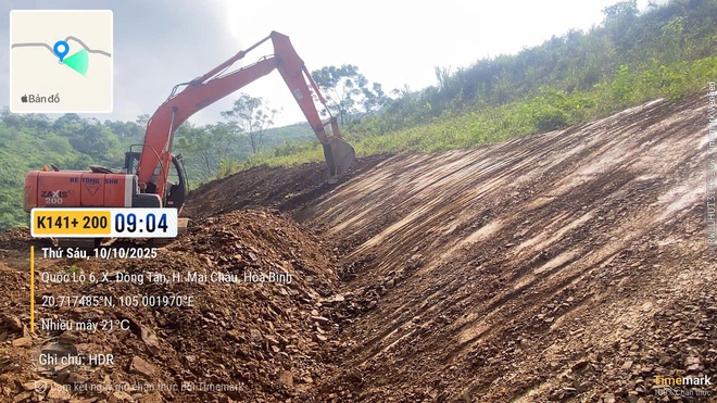 Xử lý điểm sạt lở mất an toàn giao thông tại Km141+200 QL6 - Ảnh 1.