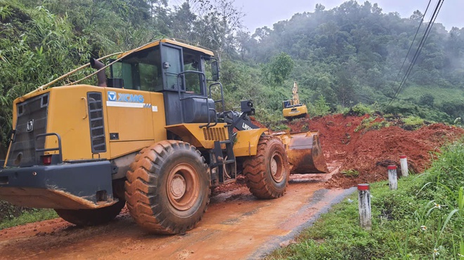 Cao Bằng: Hàng nghìn vị trí sạt lở, đất đá tràn xuống mặt đường gần 800 nghìn mét khối - Ảnh 6.