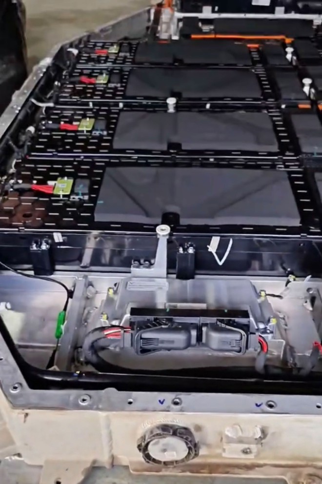 Ô tô điện ngập nước 3 ngày, tình trạng động cơ và pin được quan tâm - Ảnh 3.