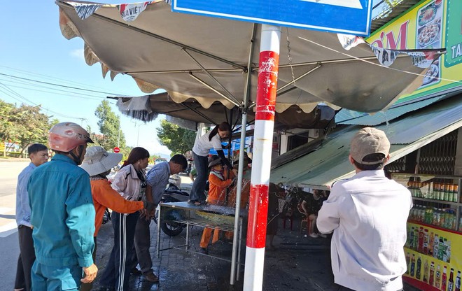 Hợp sức giải toả hành lang ATGT trên tuyến đường Hồ Chí Minh - Ảnh 5.