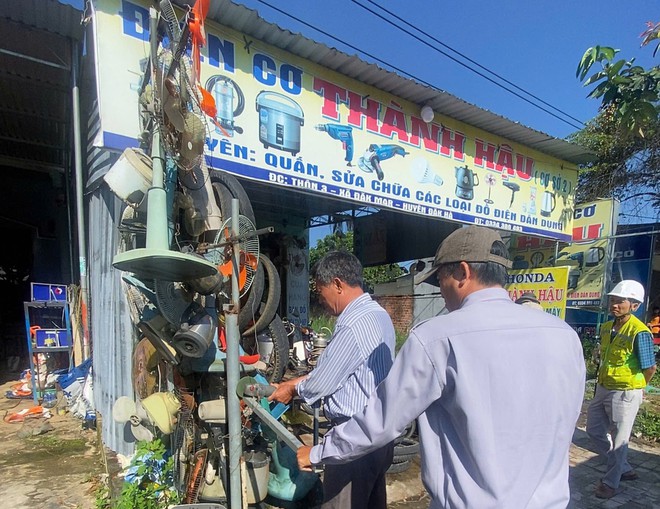 Hợp sức giải toả hành lang ATGT trên tuyến đường Hồ Chí Minh - Ảnh 8.