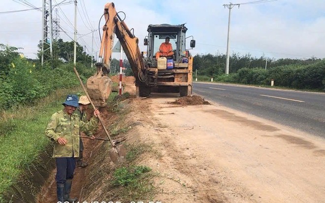 Khắc phục, sửa chữa mặt đường Hồ Chí Minh qua đèo Lò Xo - Ảnh 13.