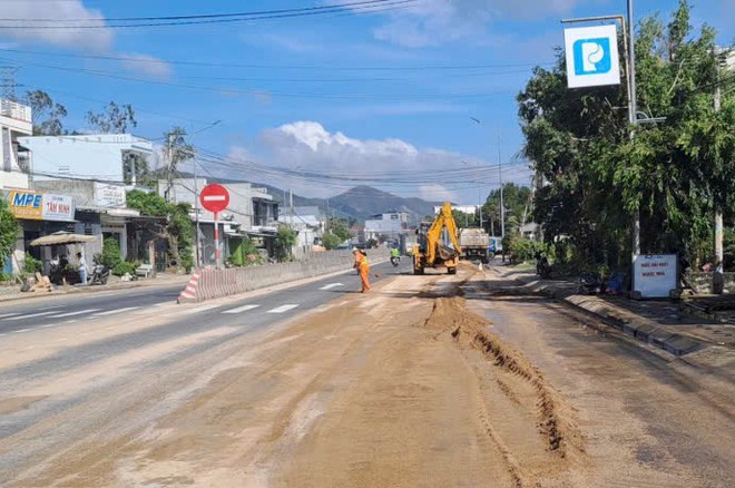 Căng sức đảm bảo giao thông tuyến QL1: Giữ mạch giao thông an toàn, thông suốt - Ảnh 3.