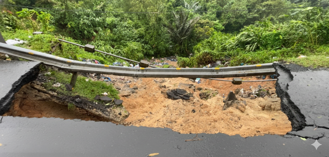 Mưa lũ, sạt lở lịch sử ở Nam Trung bộ: Canh đường, đảm bảo giao thông, phục vụ cứu hộ cứu nạn - Ảnh 6.