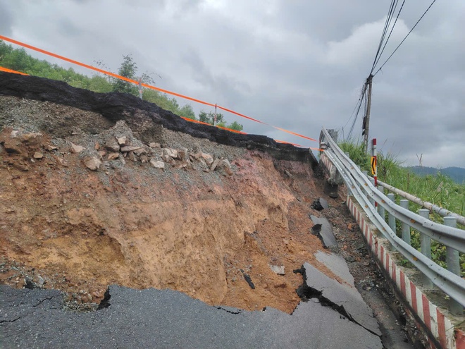 Video toàn cảnh sụt lở trên tuyến QL27C qua đèo Khánh Lê nối Khánh Hoà - Lâm Đồng - Ảnh 5.