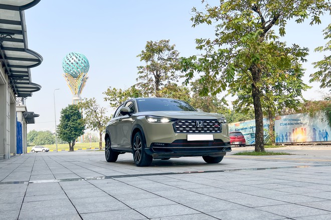 Đánh giá Honda HR-V e:HEV RS: Khác biệt ở vận hành - Ảnh 2.