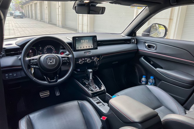 Đánh giá Honda HR-V e:HEV RS: Khác biệt ở vận hành - Ảnh 9.