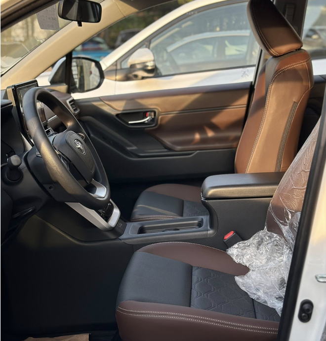 Toyota Innova Cross bản giá rẻ về đại lý, phân khúc MPV 7 chỗ nóng bỏng cuối năm - Ảnh 3.