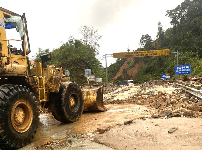 Nỗ lực đảm bảo giao thông thông suốt địa bàn miền Trung - Tây Nguyên- Ảnh 2.