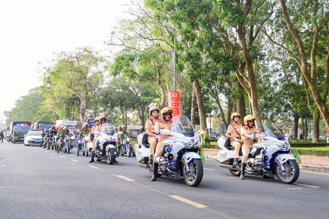 CSGT toàn quốc mở cao điểm bảo đảm trật tự ATGT, bảo vệ an toàn tuyệt đối Đại hội XIV - Ảnh 3.