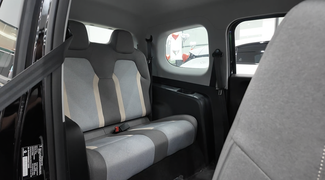 Trải nghiệm thực tế VinFast Minio Green thương mại: Ô tô giá rẻ nhiều ưu điểm - Ảnh 9.