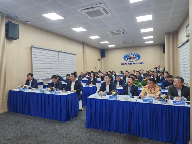 Hà Nội nâng cao phục vụ hành khách dịp cuối năm- Ảnh 2.