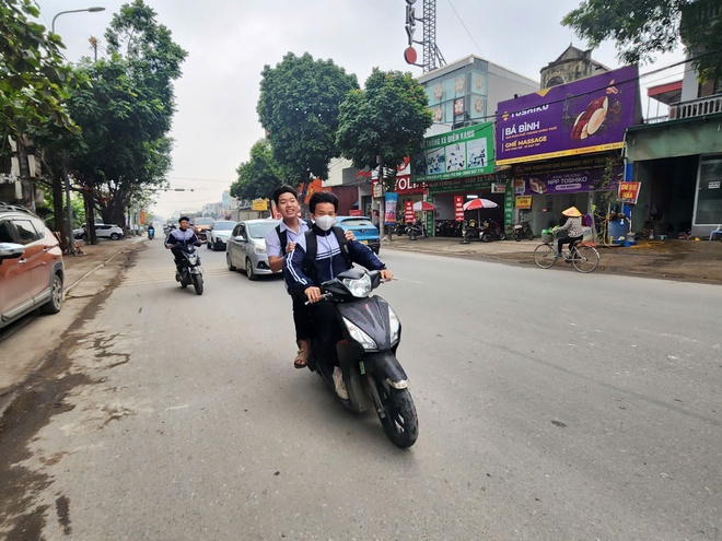 Hà Nội tuyên truyền ATGT trong nhà trường, ngoài đường CSGT hóa trang 