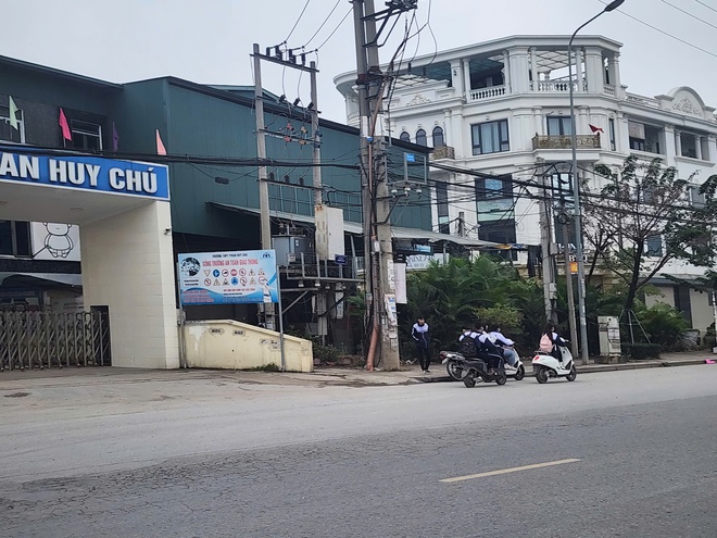 Hà Nội tuyên truyền ATGT trong nhà trường, ngoài đường CSGT hóa trang 