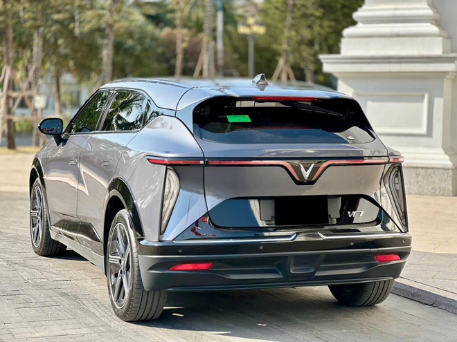 Giá xe VinFast VF7 lăn bánh tháng 3/2025: Rẻ hơn Mazda CX-5, Honda CR-V- Ảnh 5.