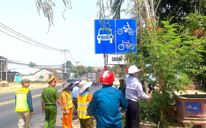 Giải toả vật kiến trúc, bảo vệ hành lang an toàn đường bộ tuyến đường Hồ Chí Minh qua tỉnh Kon Tum- Ảnh 3.