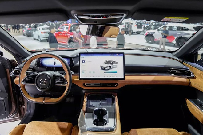Ảnh thực tế xe điện Mazda 6e ở Đông Nam Á, nếu về Việt Nam đủ sức làm khó Toyota Camry  - Ảnh 6.