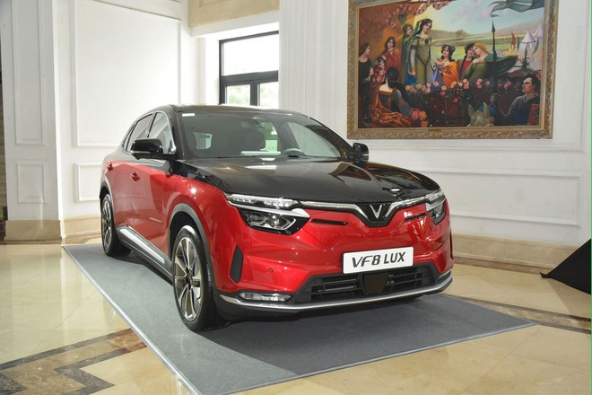Giá xe VinFast VF8 lăn bánh tháng 3/2025: Rẻ hơn Hyundai Santa Fe, Ford Everest - Ảnh 2.