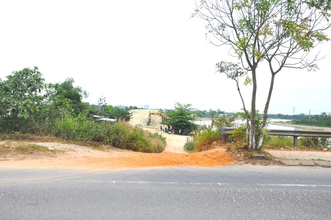 Tự ý mở đường đấu nối vào QL1 ở Đà Nẵng vận chuyển vật liệu xây dựng gây mất ATGT - Ảnh 9.