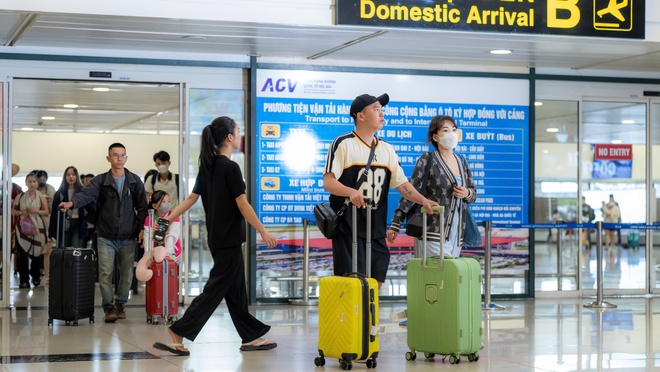 Chùm ảnh: Cảng hàng không Nội Bài sẵn sàng đón 100 nghìn lượt khách ngày cao điểm nghỉ lễ 30/4 và 01/5 - Ảnh 9.