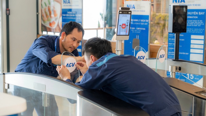 Chùm ảnh: Cảng hàng không Nội Bài sẵn sàng đón 100 nghìn lượt khách ngày cao điểm nghỉ lễ 30/4 và 01/5 - Ảnh 2.