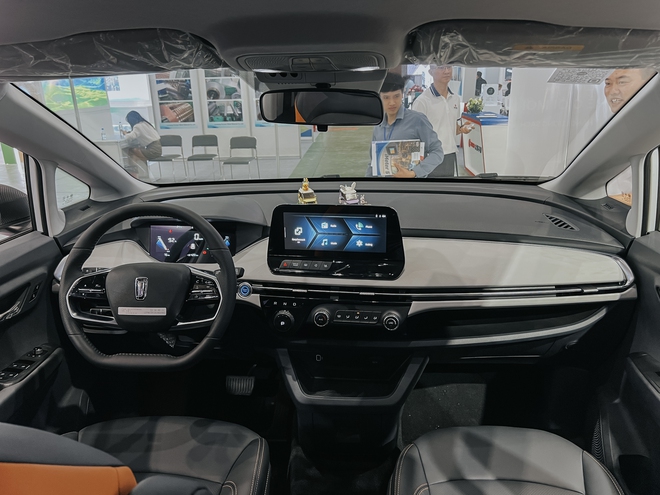 Cận cảnh MPV 5 chỗ Bestune NAT thiết kế lạ ở Việt Nam - Ảnh 3.