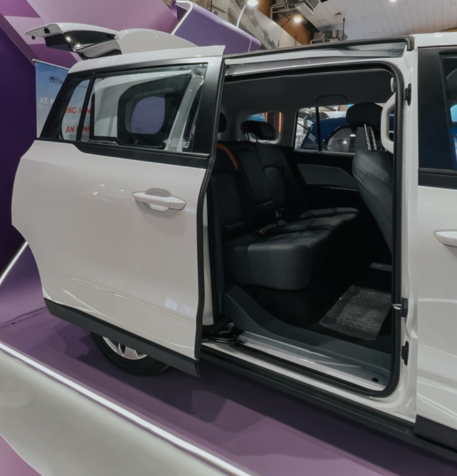 Cận cảnh MPV 5 chỗ Bestune NAT thiết kế lạ ở Việt Nam - Ảnh 2.