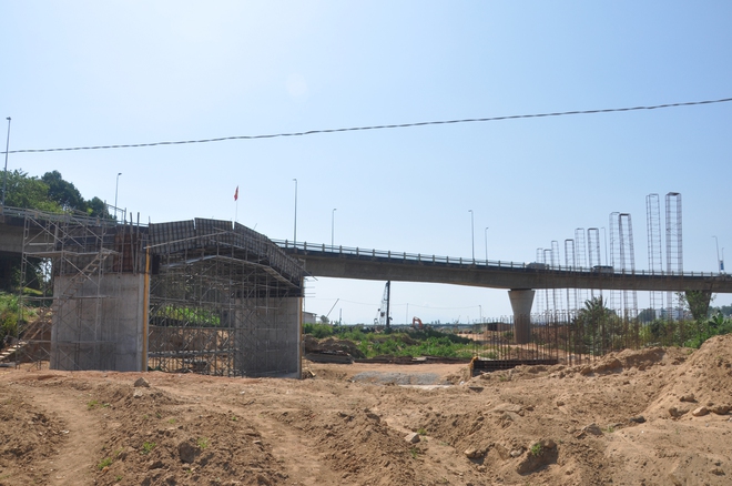 Quảng Ngãi: Công trình kè chống sạt lở xâm phạm hành lang an toàn cầu Trà Khúc- Ảnh 5.