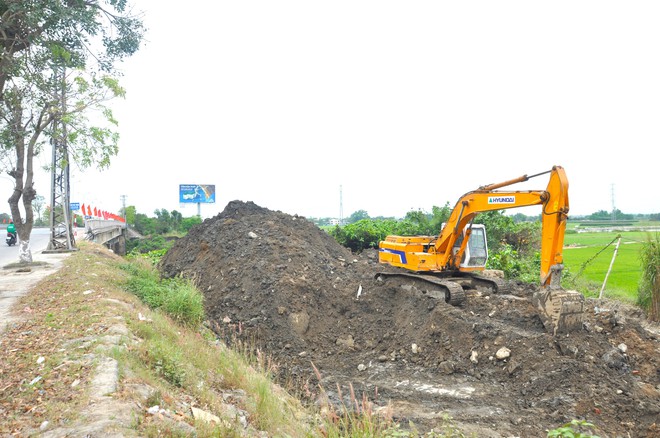 Bãi tập kết chất thải trái phép xâm phạm hành lang cầu, đường bộ QL1 qua Đà Nẵng- Ảnh 9.