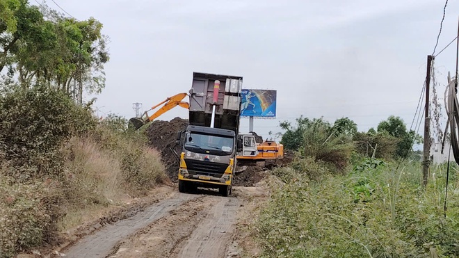 Bãi tập kết chất thải trái phép xâm phạm hành lang cầu, đường bộ QL1 qua Đà Nẵng- Ảnh 3.