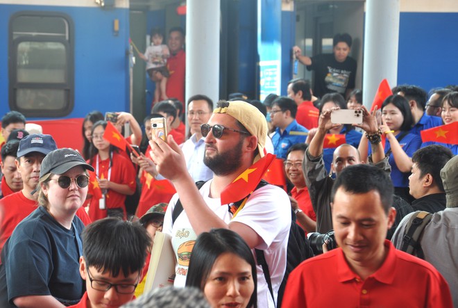 Đón đôi tàu Thống nhất non sông tại Ga Đà Nẵng - Ảnh 8.