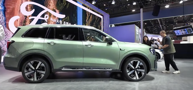 Cận cảnh Ford Territory 2025 tại đại lý, đã có xe về Việt Nam chờ đấu Mazda CX-5 - Ảnh 5.