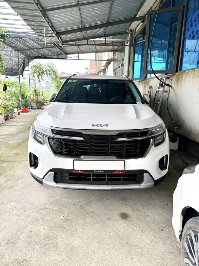 Lăn bánh 293 km, KIA Seltos bán lại giá khó tin - Ảnh 1.
