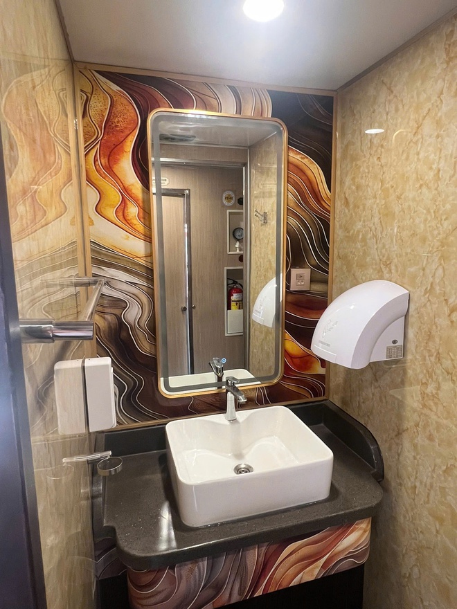 Chỉ còn 5 ngày nữa tuyến đường sắt Hà Nội – Hải Phòng sẽ có đoàn tàu “VIP” - Ảnh 3.