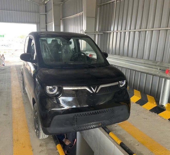 VinFast Minio Green lần đầu lộ diện thực tế - Ảnh 1.