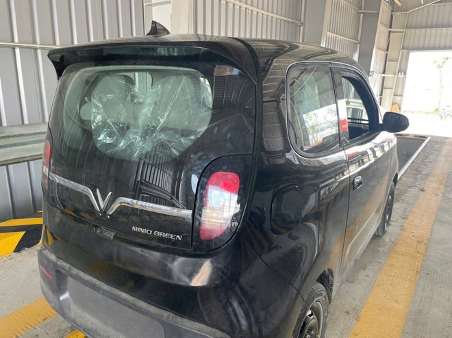 VinFast Minio Green lần đầu lộ diện thực tế - Ảnh 2.