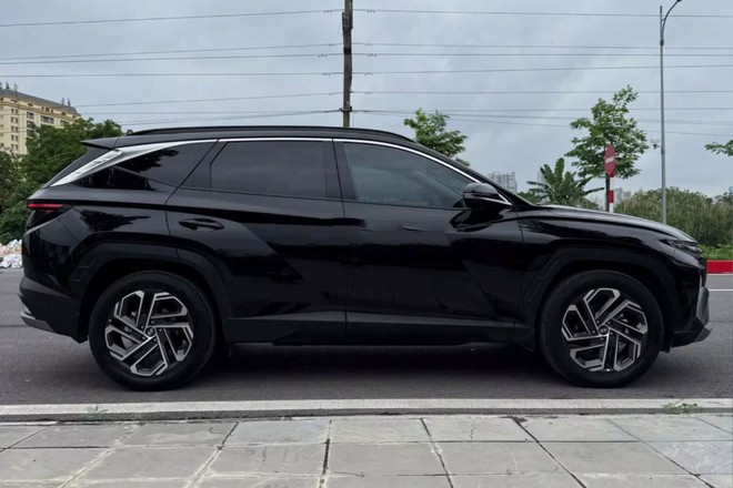 Hyundai Tucson mới đăng ký đã rao bán rẻ hơn hàng trăm triệu - Ảnh 2.