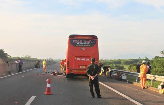 Hiện trường TNGT trên cao tốc Đà Nẵng-Quảng Ngãi: 2 người chết, 3 người bị thương - Ảnh 6.