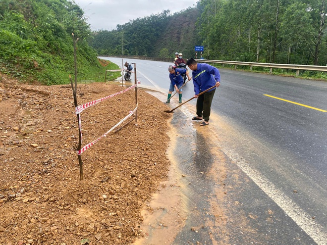 Thái Nguyên QL3 nhiều đoạn bị ngập, sạt lở do mưa lớn  - Ảnh 6.