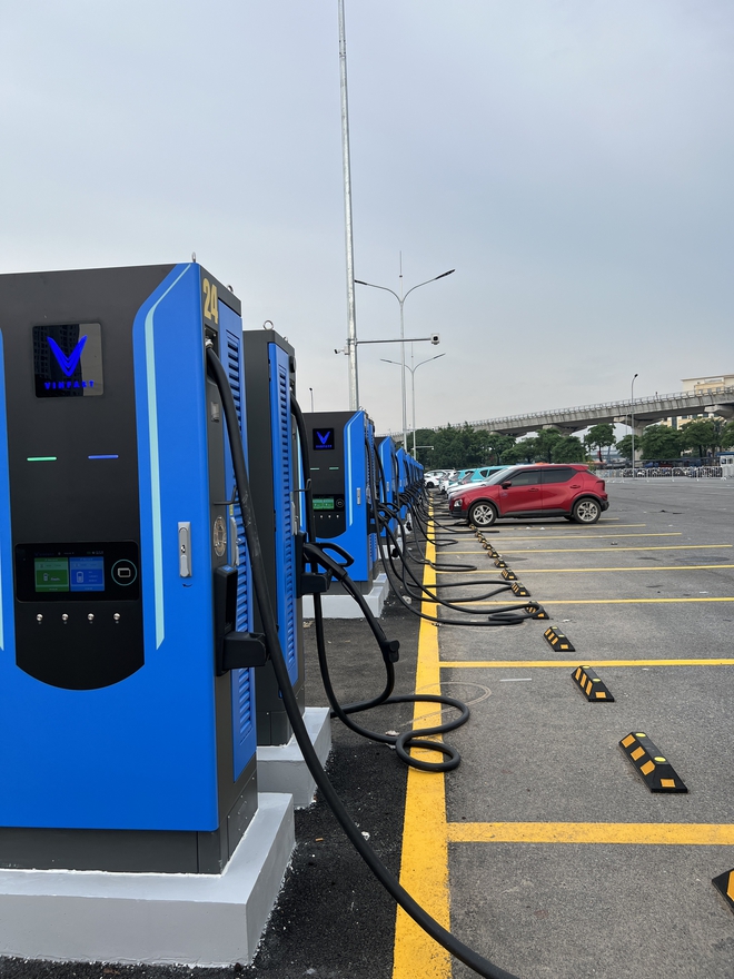 Những siêu trạm sạc VinFast lớn nhất đã hoạt động - Ảnh 4.