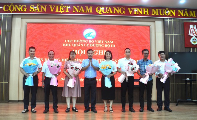 Vinh danh điển hình tiên tiến, cán bộ công đoàn tiêu biểu ngành Đường bộ - Ảnh 5.