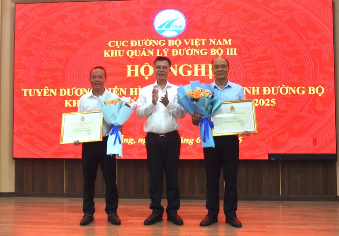 Vinh danh điển hình tiên tiến, cán bộ công đoàn tiêu biểu ngành Đường bộ - Ảnh 4.