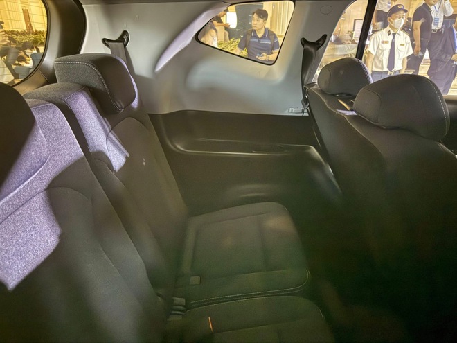 “Sờ” VinFast Limo Green thực tế, phân khúc MPV 7 chỗ càng “nóng” - Ảnh 7.