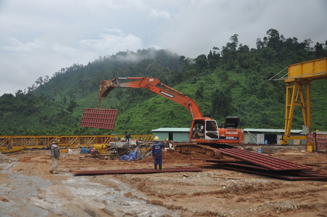 Có sẵn mặt bằng, nhà thầu tổng lực thi công cao tốc La Sơn - Hoà Liên - Ảnh 17.